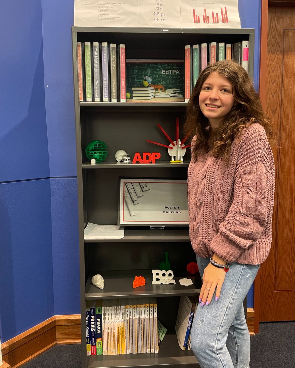 ADPCenter's tweet photo. #HumansofADPCenter
Meet Jenny, a Freshman student worker here at the ADP Center! Her major is Undeclared, and is a huge animal lover (especially cats)! Jenny's favorite thing about the ADP Center is "how inviting it is, and how it welcomes everyone!" https://t.co/UQO1W6ZfNN