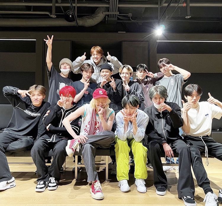 FPls8HOaQAE9lqD?format=jpg&name=900x900