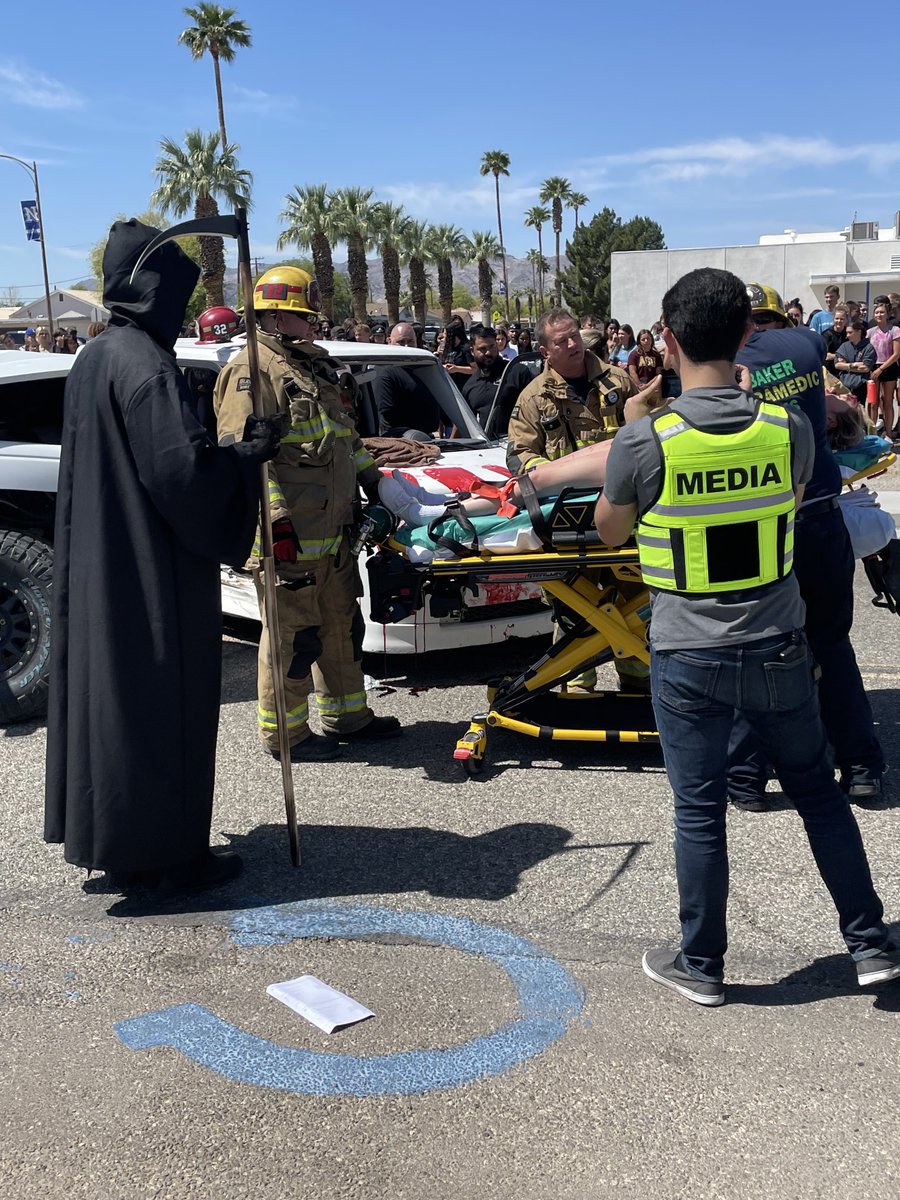 StitchinNeedles's tweet photo. Thank you to all involved including SBCSheriffs-City of Needles-CHP-SBCFire Dept-Diamond Mortuary-Needles HS staff students and parents for a very realistic Every 15 Minutes! Hoping to save LIVES! https://t.co/cSv5uShcVf