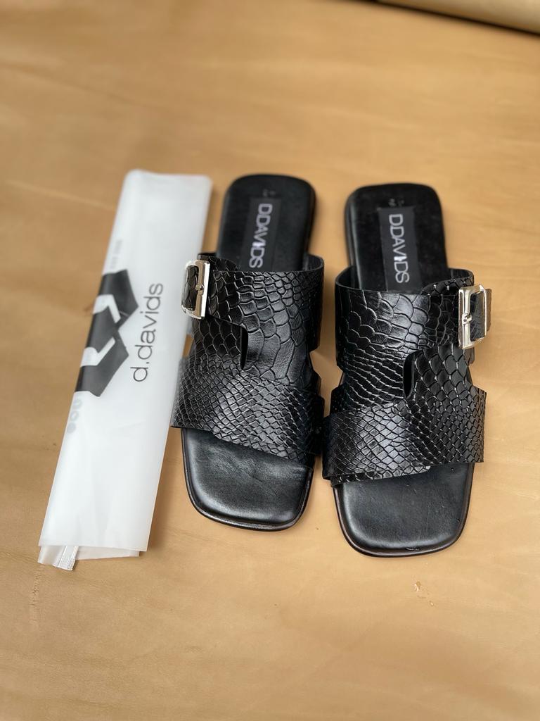 IG: @ddavidshoes tweet media