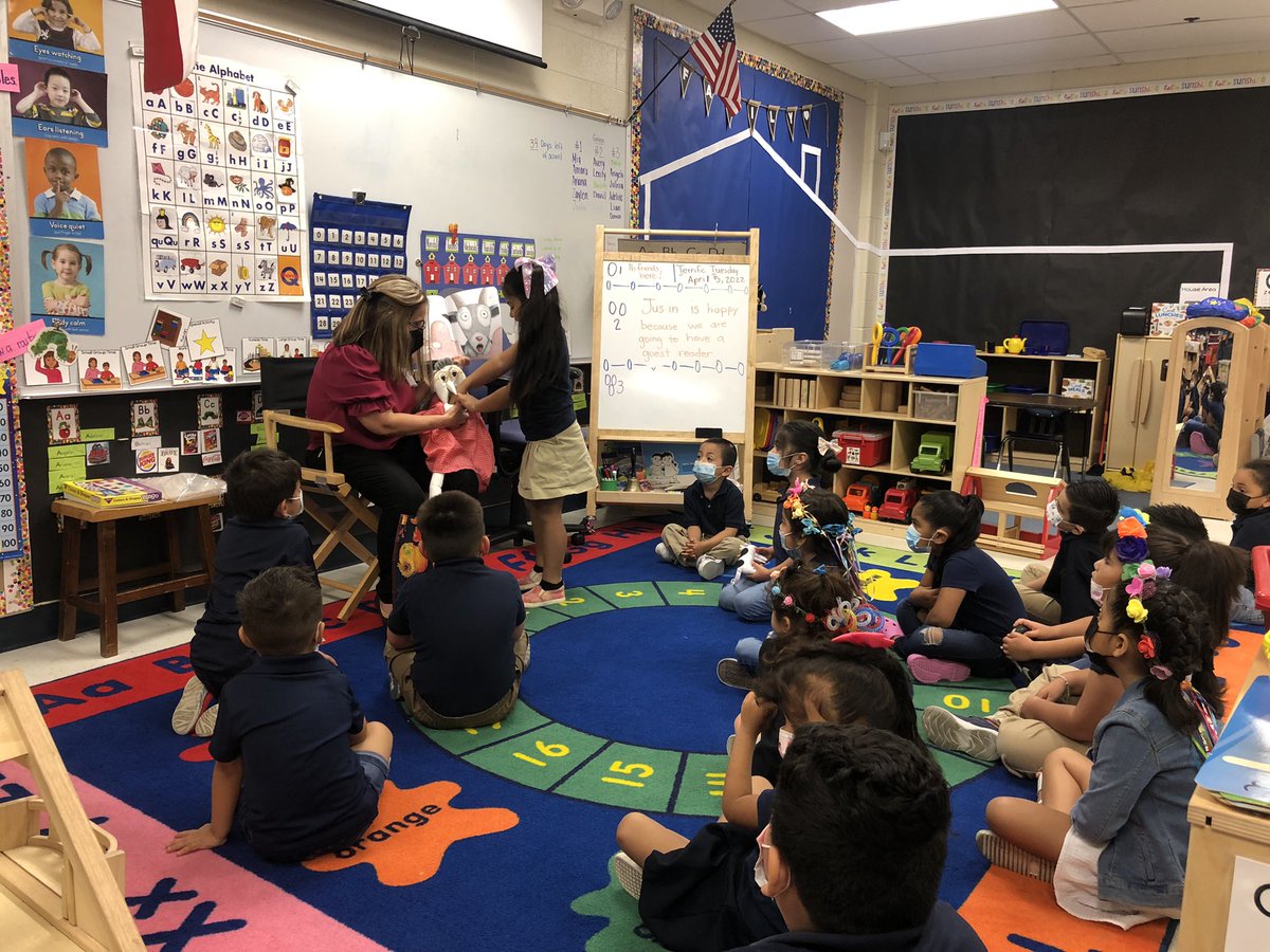 Kindersauceda's tweet photo. Guest Reader for the Week of the Young Child♥️@NISD_ECE @EsparzaReading @NISDEvenStart @BarbTriplettTX @GGarcia198 @NISD @NISDEsparza https://t.co/uEjhu7fujm