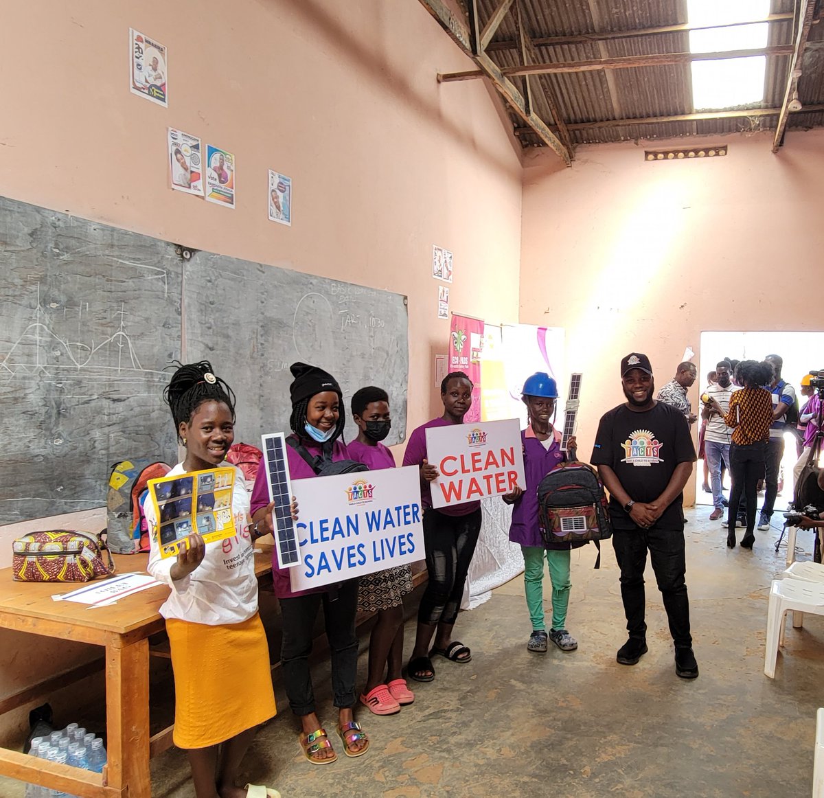 TactsUganda's tweet photo. Thank you @ndyanabangi for your time with us we appreciate you. @smartgirlsug

@UNFPA_ESARO @UNFPAUganda  

#Cleanandsafewater 
#empoweringwomen #ClimateActionNow 
#tactsuganda https://t.co/VYVybUh16P