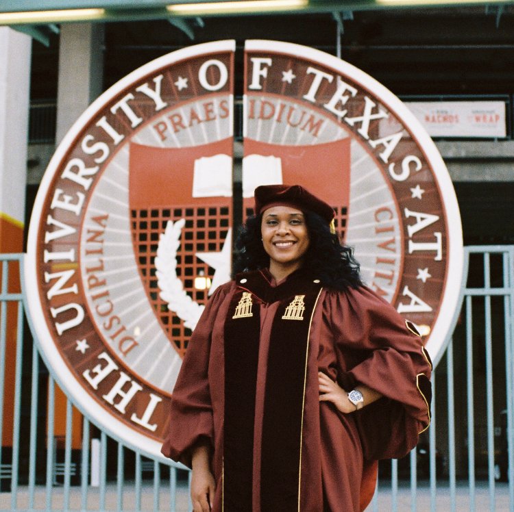 DivA_EdLead's tweet photo. On Behalf of AERA Division A, we would like to congratulate Dr. Mariama Nagbe from UT Austin and UCEA at Michigan State University on their Division A award for Outstanding Dissertation Honorable Mention. @UCEA @utexascoe @MariamaPhD @MariRodPhD https://t.co/s1PJGekv90