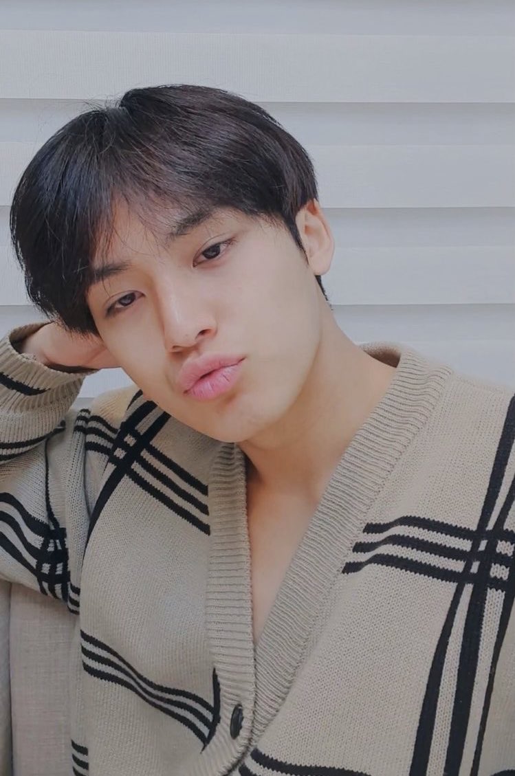kvgyuu's tweet photo. — happiest birthday, my tough guy. i love you so much ♡ https://t.co/CATVKO2EOR