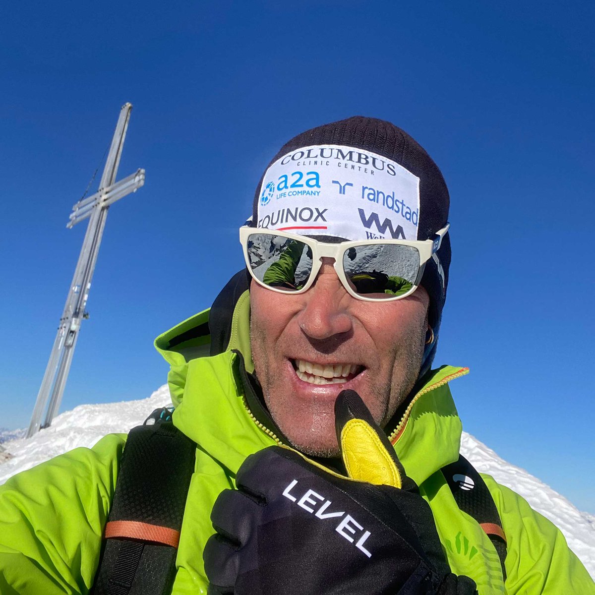 Marco Confortola left for the eastern Himalayas where he will try to climb his 13th 8,000er: the Kangchenjunga,  then he will head to Pakistan to climb Nanga Parbat (8125m). The "hunt" has officially begun.
Go strong man 💪

#levelgloves #nopainnogain #thermoplus