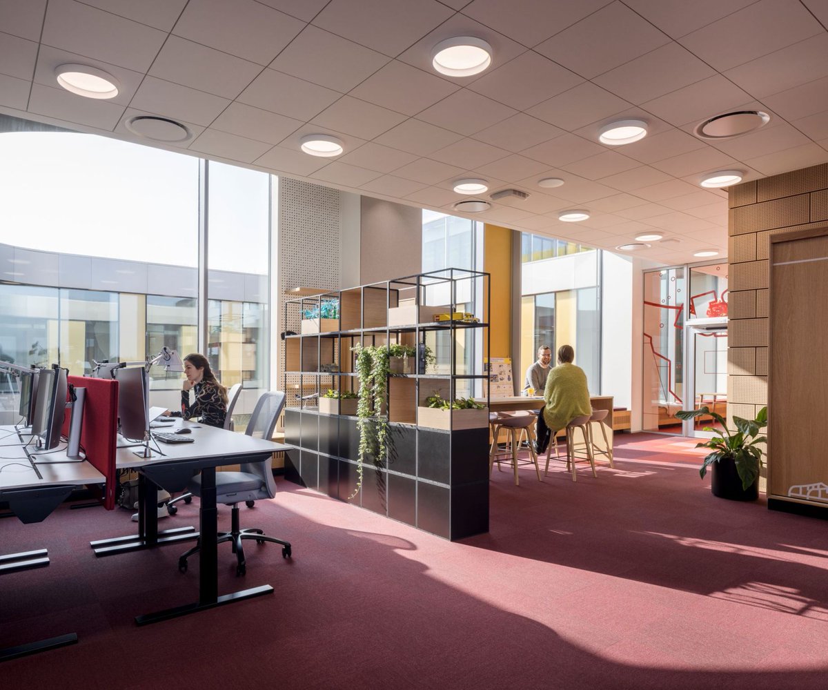 Today we’re celebrating the official opening of LEGO® Campus at our headquarters in Billund, Denmark. 🤩 This state-of-the-art Campus provides an innovative workplace for approximately 2000 colleagues, and a home away from home for all our colleagues across the world.  
(1/4)