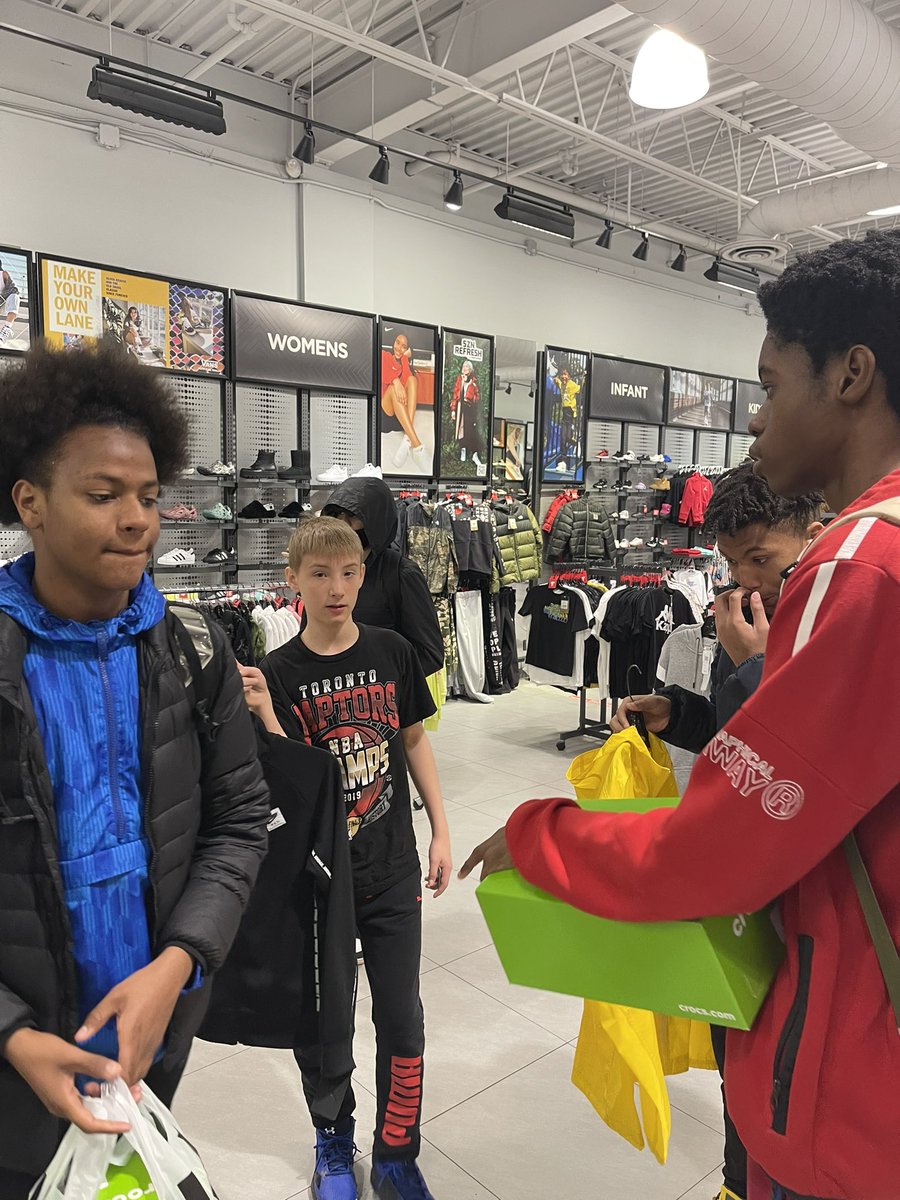 SwcAviation's tweet photo. Speaking of flying!  Our JR boys basketball program won the #sneakerup contest!! Ty @superfan_nav and @footlockercad @HWDSB @Churchill_HWDSB @CNicHWDSB @11Kindree @MsZsiros @SWC_SchoolCo https://t.co/gscWl1TwRj