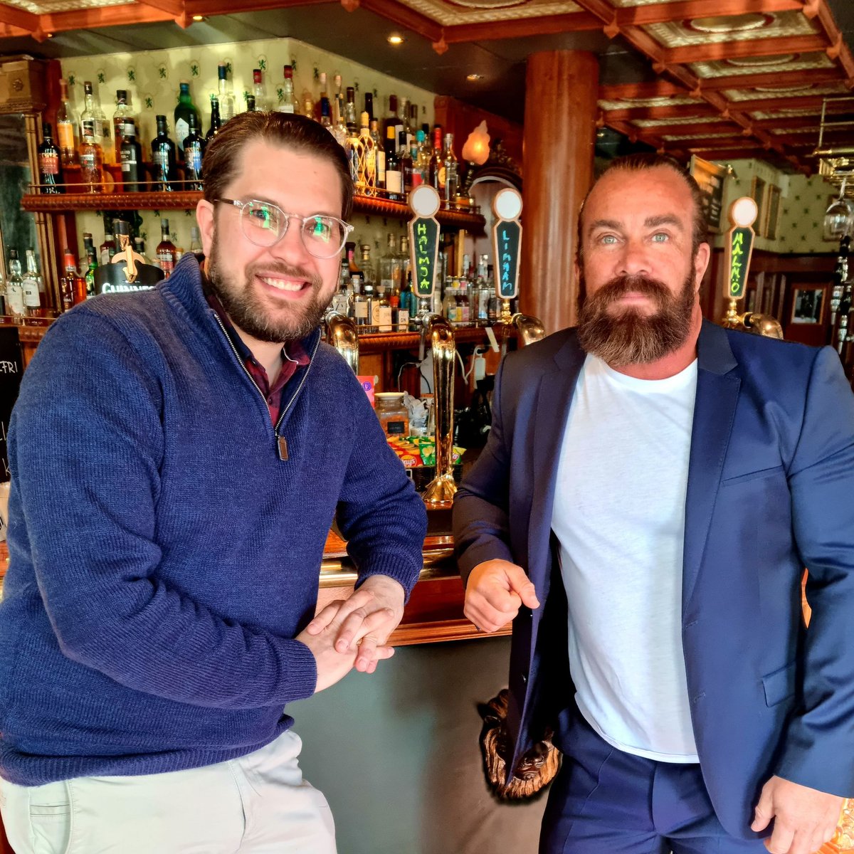 jimmieakesson's tweet photo. "Samtal med sosse" – snart dags för livesändning! Klockan 18.00 kommer jag att samtala med socialdemokraten Jan Emanuel Johansson på scen i Malmö. Samtalet leds av moderatorn Widar Andersson, tidigare riksdagsledamot för S, numera politisk chefredaktör på Folkbladet. https://t.co/ujFhHOJI6H