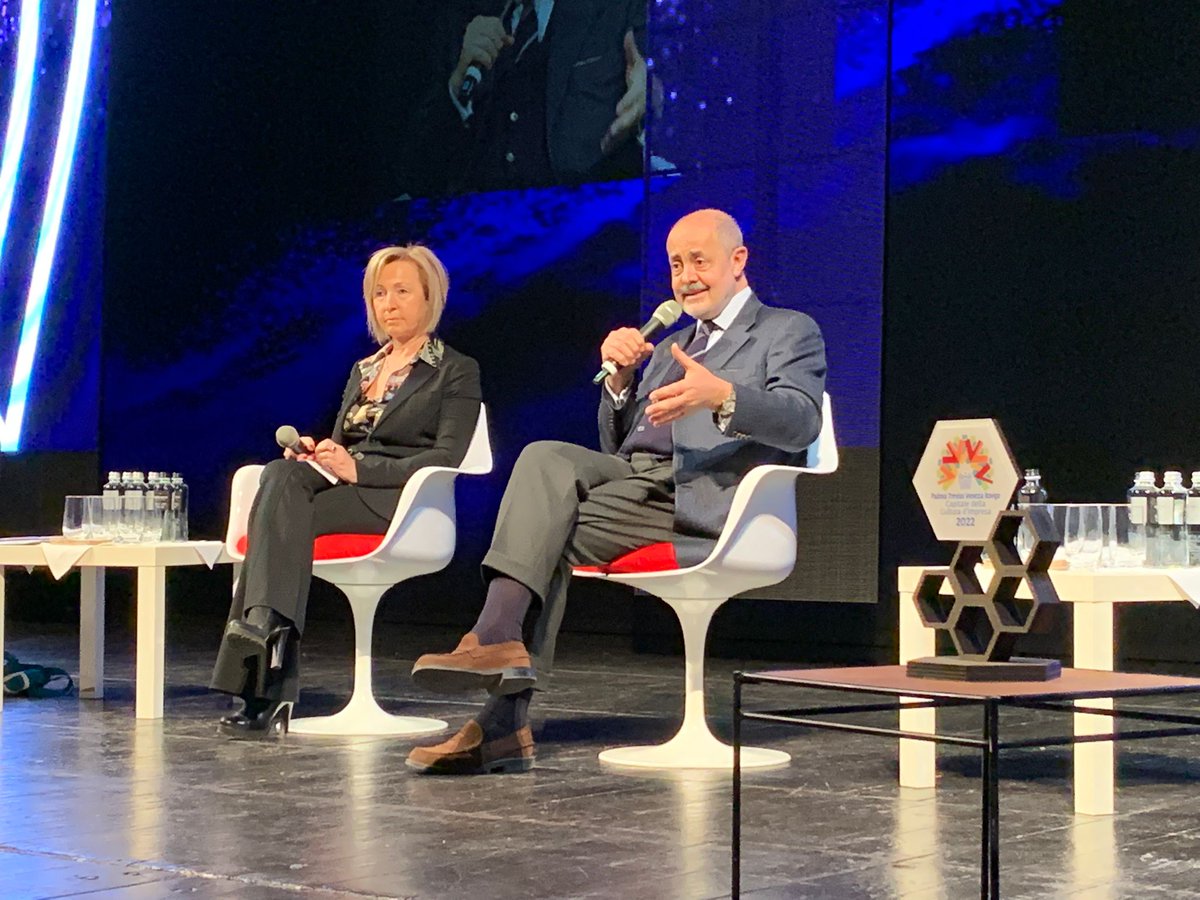 VenetoEst's tweet photo. "La cultura come fattore strategico dell’impresa" con @antoniocalabro, Pres @Museimpresa e Direttore @fondpirelli

🗣️ "Cultura d’impresa deve essere un nuovo e migliore racconto dell’impresa stessa, che è spesso meglio della narrazione che ne viene fatta.”

#CulturaImpresa2022 https://t.co/g9s5sQ1fP3