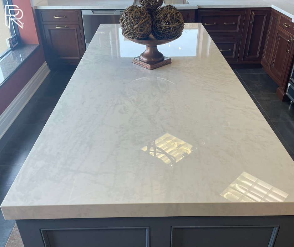 The beautiful Crystal White porcelain slab on the counter will grace your kitchen with its pristine beauty. 

👉 Name: Crystal White 
👉 Size: 127'x64'

#RaphaelStone #RaphaelStoneUSA #porcelain #porcelainslabs #countertops #countertop #countertopdesigns #countertopslab