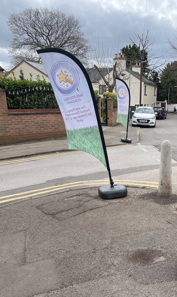 Great to see another obstacle on the pavements along with the cars @clwnews  <a href="/NottsCC/">Nottinghamshire County Council</a>