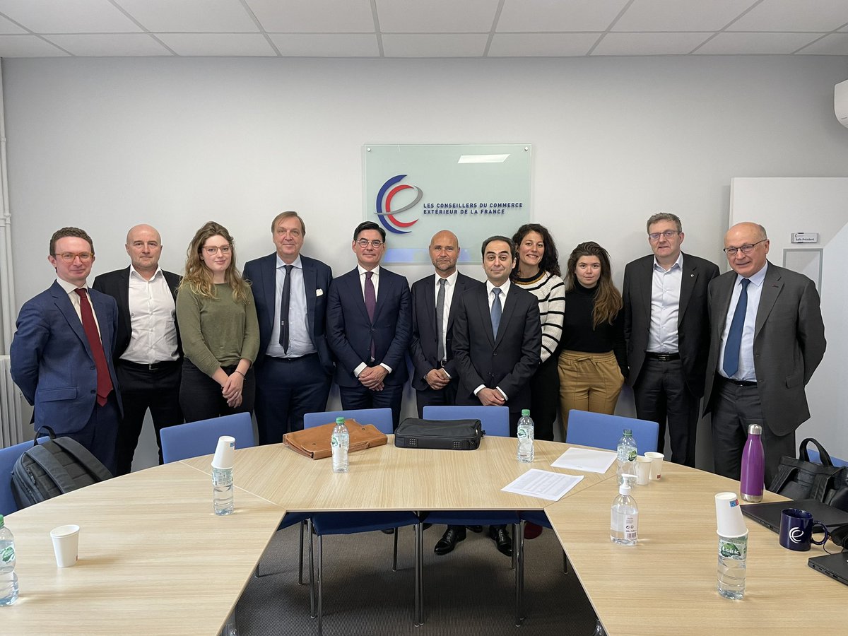Les_CCE's tweet photo. 2ème réunion d'information sur la crise russo-ukrainienne pour nos CCE ! 

En présence de @albentejac, Charbel KANAAN, @DavidLasfargue, Denis Le Fers, Jean-Jacques Guillaudeau et Nicolas Séjour, représentants de la @DGTresor 
#ukraine #russie #crise #lesCCE https://t.co/nQUegUGfuO
