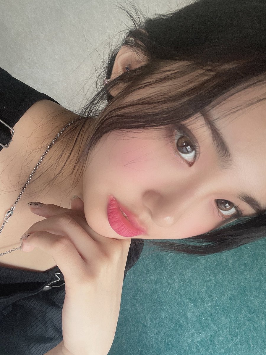 idegeul's tweet photo. 💚💌 — fancafe

Tittle: Versi sebelumnya ke-2
" Ini adalah rambut yang diikat! " https://t.co/KvitnKNzWR