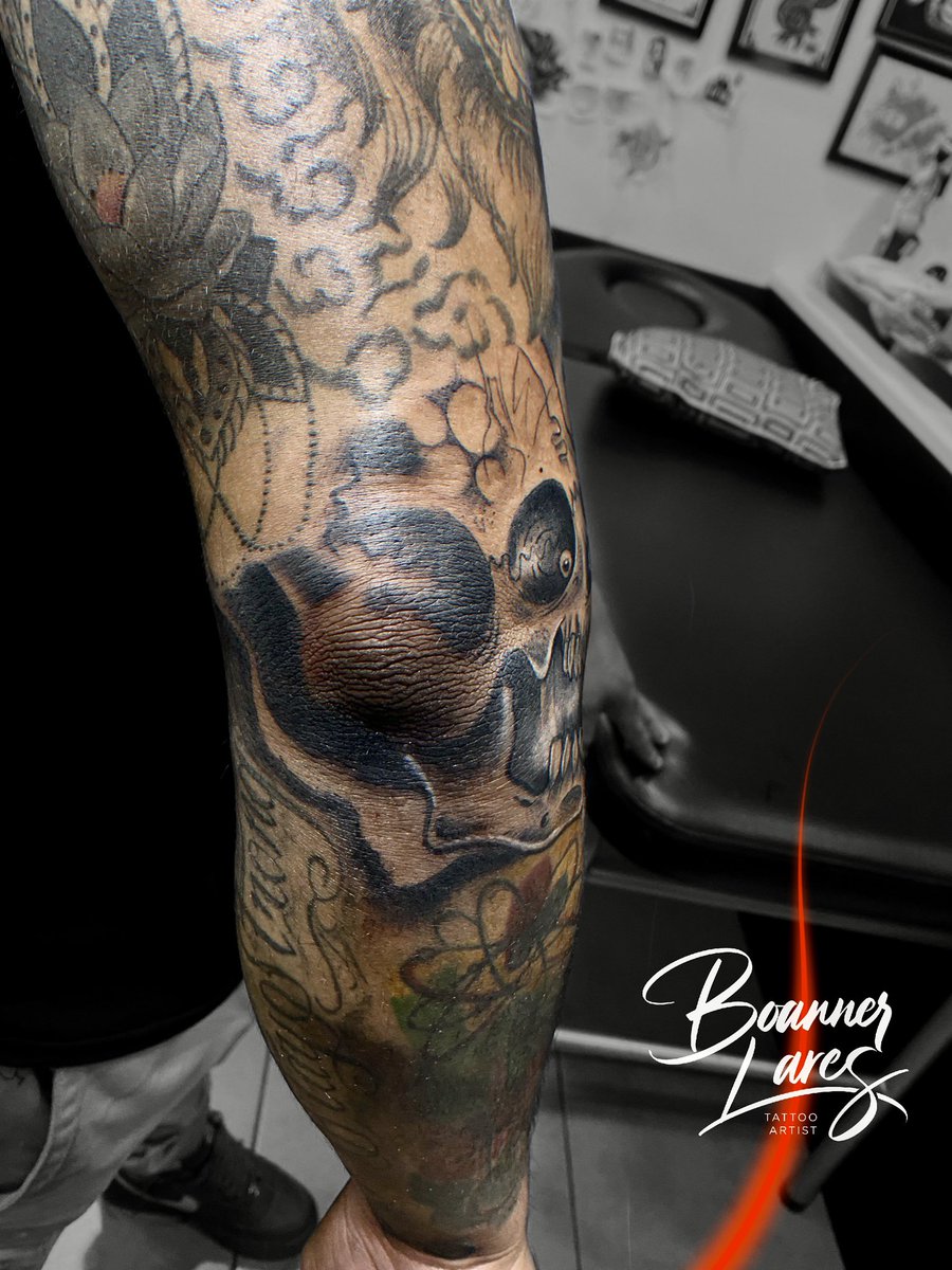 boannerlares's tweet photo. Calavera para terminar la manga, el resto de las piezas no son mías, excepto un león que se mira en el hombro 👀💀😎, hecho en @royalpaintattoo_gt https://t.co/ccI4OH6aLW