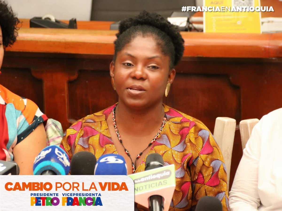 PactoAnt's tweet photo. “Tengo el corazón bien puesto y no voy a vender la dignidad de mi pueblo que quiere un cambio”
@FranciaMarquezM

💛💙❤️💚💜 

#FranciaEnAntioquia https://t.co/kZv2TgFnVP