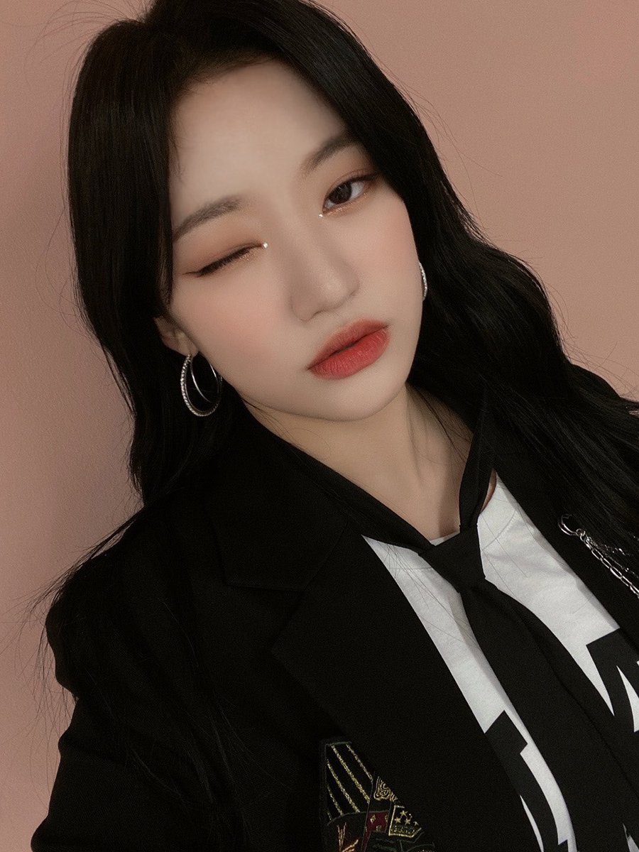 roah_512's tweet photo. ✔𝗧𝘄𝗶𝘁𝘁𝗲𝗿 𝘂𝗽𝗱𝗮𝘁𝗲 | Billlie日本語訳 |

[#シユン]

わんちゃんデイだった日🐶🤎

#会いたい_ビリブ_ラヴ💛

#Billlie_Letter https://t.co/5KssOs4Iw7