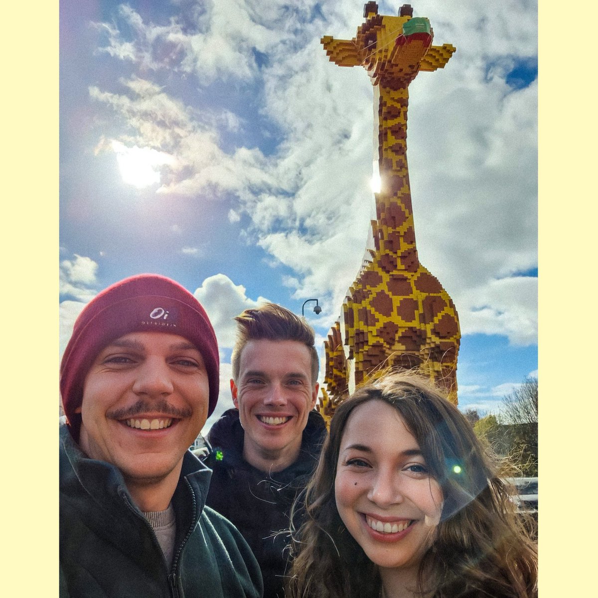 Our amazing cast have arrived in Birmingham ahead of our shows at the <a href="/brumhippodrome/">Birmingham Hippodrome</a> from tomorrow until Sunday! 🎉

I don't want to alarm you all but there's someone behind you... 🦒

🎟 dearzoolive.com 🎟
#DearZooLive