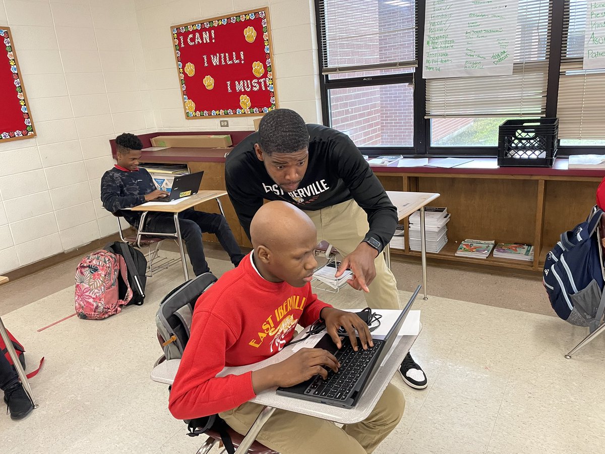 EastIberville's tweet photo. Coach Marks aggressively monitoring his 7th grade math students by providing timely and purposeful feedback. #Eachstudentmatters #EIstromg #MathAwarenessMonth https://t.co/upI4U5tKMh