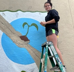 PoincianaCCPS's tweet photo. Our garden wall has a beautiful mural now! Special thanks to Ms. Ashley and her daughters for designing and painting the new art gracing our garden! #IgniteEngageInnovate #PelicanGarden @collierschools @MsAshleySciGr5 https://t.co/SVtfyA2Fxy