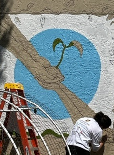 PoincianaCCPS's tweet photo. Our garden wall has a beautiful mural now! Special thanks to Ms. Ashley and her daughters for designing and painting the new art gracing our garden! #IgniteEngageInnovate #PelicanGarden @collierschools @MsAshleySciGr5 https://t.co/SVtfyA2Fxy