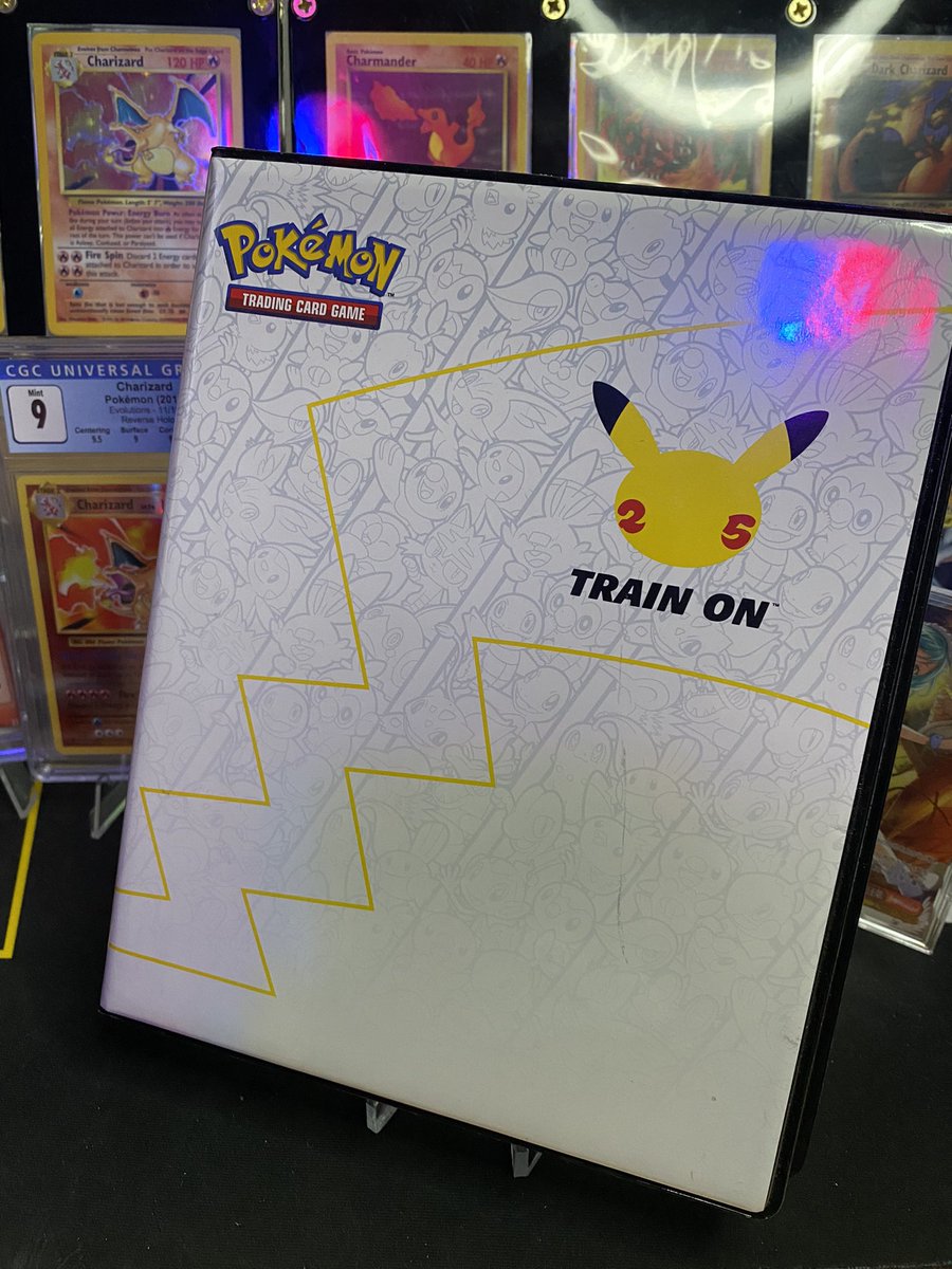 thatfrekinguy's tweet photo. ***Giveaway Time*******
Complete 25th binder with the jumbos from all regions. All you need to do is….                                                       Like this post.                                    Follow here and on Twitch.                Free s&amp;h in US Live draw 4/9 https://t.co/asOg8N1TON