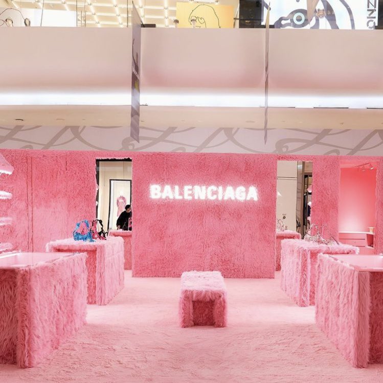 balenciaga pop up store