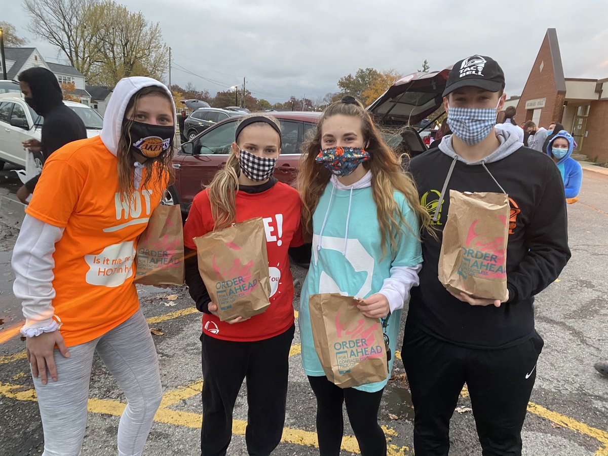 DC_Athletics's tweet photo. Another campus organization that many student-athletes get involved with is the Campus Activities Board. CAB provides entertainment & co-curricular programming for students & encourages students to be active members of the campus community.
#JacketNation #WhyD3 #WhyDC #D3Week https://t.co/pI2VAD0O4r