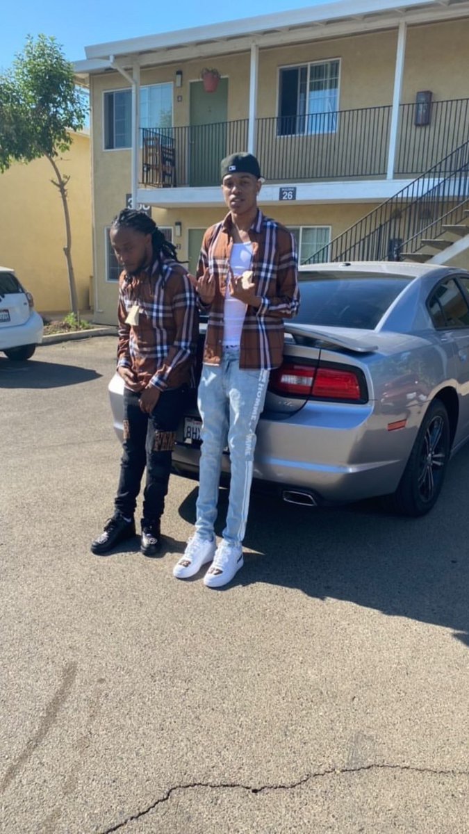 ebk_kiy's tweet photo. Brotha 🤷🏾‍♂️🐻 love you like no other ❤️🥇 https://t.co/rWq1tClBbs