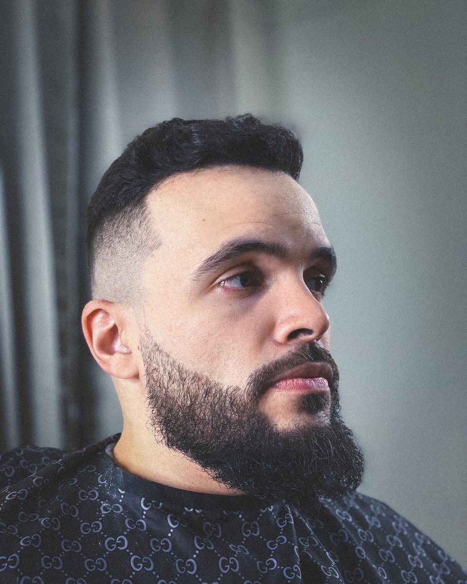 _king_cuts_'s tweet photo. .mid skin fade 
.comb over with hard part 
.beard trim 

#brooklynbarber #haircut https://t.co/cqb8FVgySZ