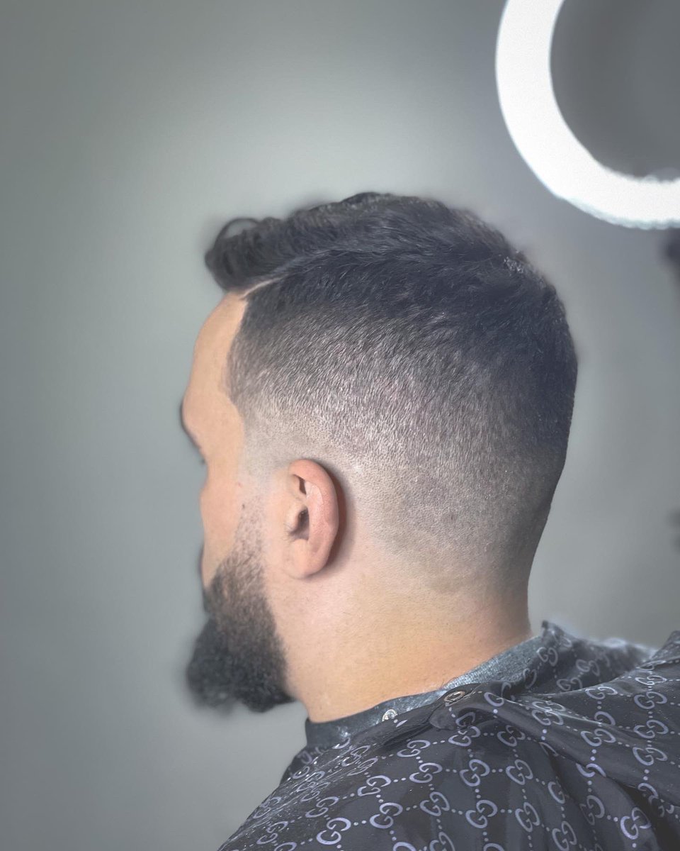 _king_cuts_'s tweet photo. .mid skin fade 
.comb over with hard part 
.beard trim 

#brooklynbarber #haircut https://t.co/cqb8FVgySZ