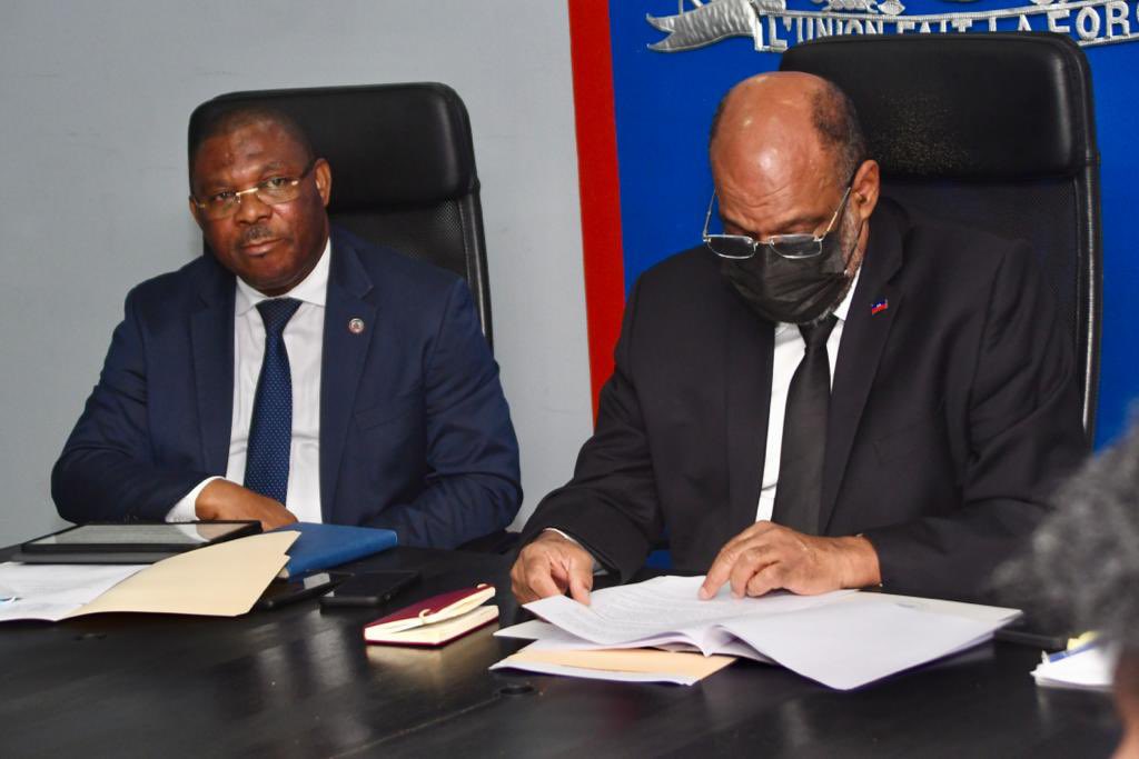 DrArielHenry's tweet photo. Je préside actuellement une importante réunion de travail en vue du suivi des décisions prises lors de la retraite gouvernementale, dans la perspective d’une meilleure coordination de l’action gouvernementale.

#Haïti https://t.co/Rvznnm5sWP