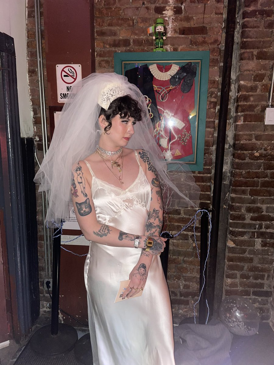 upstreamculotte's tweet photo. long live carson long live dirt child i’m never going to feel pain or die https://t.co/EdzViKxQk0