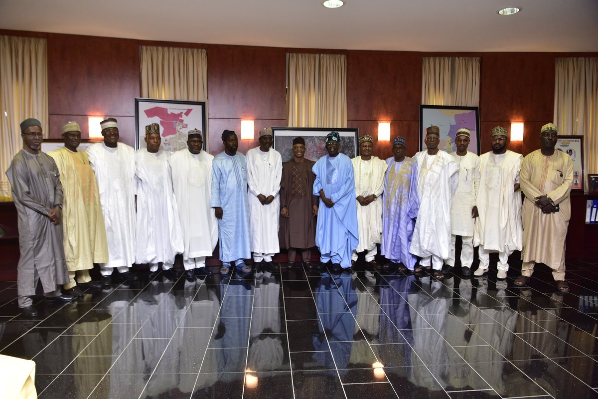 GovKaduna's tweet photo. Asiwaju Bola Tinubu today led a delegation to Kaduna on a condolence visit to Malam Nasir @elrufai. The governor thanked him for the gesture of solidarity. https://t.co/C3C3ZSY7sG