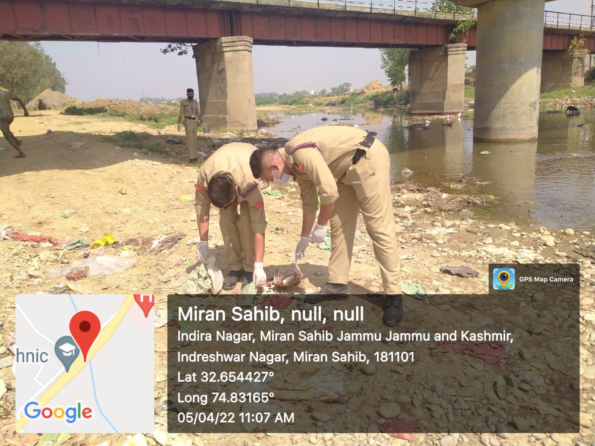 GDC_RS_Pura_NCC's tweet photo. Drive to clean water bodies under the Puneet Sagar Abhiyaan, NCC SW cadets from GDC RS Pura,Jammu actively participated in cleaning river Balol at Indira Nagar, Miran Sahib.
#PuneetSagarAbhiyaan
@DteJKL
@HQ_DG_NCC
@RanjanMahajan6
@adgpi https://t.co/s2S9OXB2nq