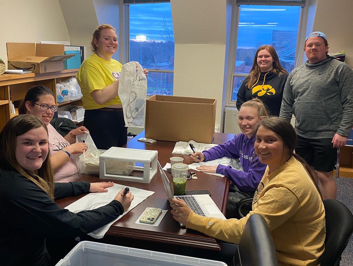 lorasduthon's tweet photo. Our team was busy last night preparing for our Miracle Maker meeting (Wednesday 4/6 @6:30 PM)! Make sure you stop by the Wahlert Curriculum Library to grab your t-shirt and other goodies, as well as hear about what we have in store for you all on Saturday at DuTHON17!! https://t.co/uDFRstHESS