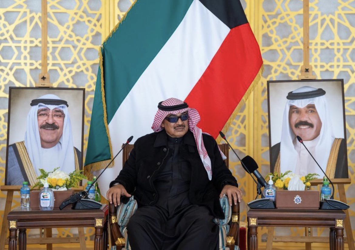 سمو الشيخ صباح الخالد الحمد الصباح رئيس مجلس الوزراء كلمة شكرًا لا توفيك حقك عبرت بالسفينة بعد الله في أصعب الأوقات 🇰🇼