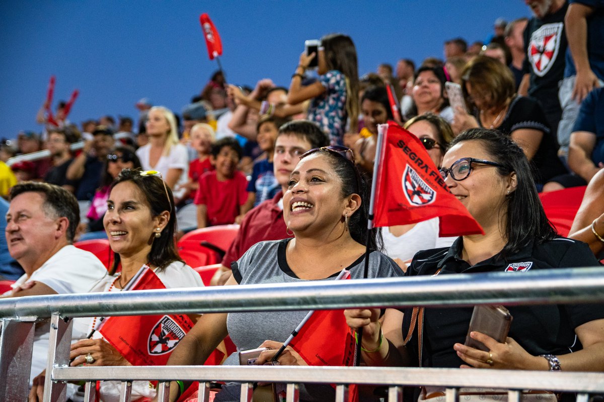 LoudounUnitedFC's tweet photo. 🚨 GIVEAWAY 🚨

RT to enter for a chance to win 4 Midfield Tickets to Sunday's match against Louisville City!

To win, you must be following @LoudounUnitedFC on Twitter.

Winner will be announced on Friday, April 8. https://t.co/41fDwHnlMD