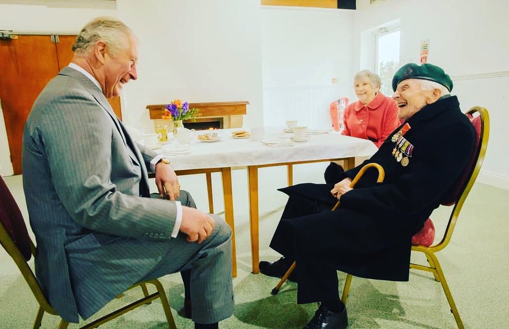 Moving that this memory popped up on my timeline today. I had the privilege of photographing when #Harry met Charlie in Cornwall three years ago today. #RIPHarry. #harrybillinge