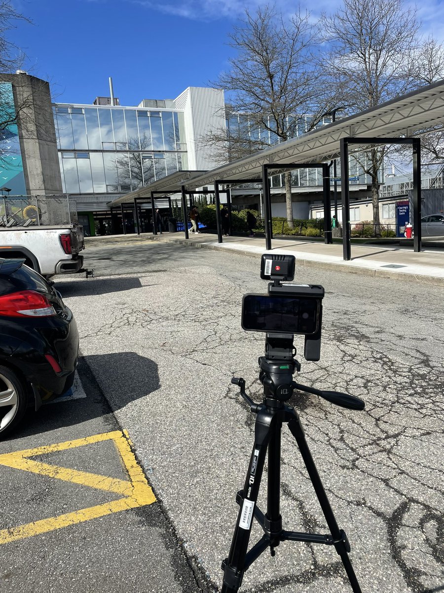 JordanLynnPren1's tweet photo. BCIT is having in-person grad ceremonies this year! I hit the campus today to see some 2022 graduates’ reactions! @BCIT_Journalism #bcit #bcitmagazine https://t.co/RIZFU0zuyc