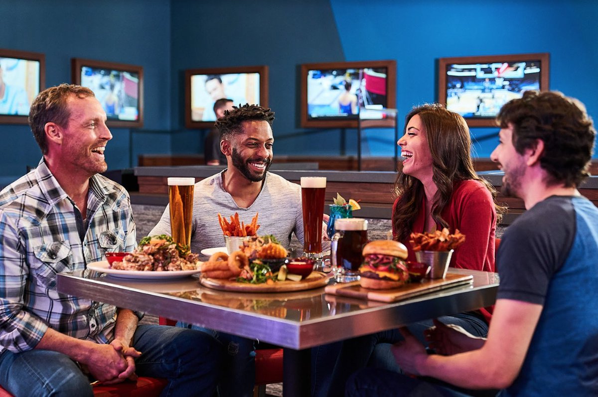 playddcphx's tweet image. Come for the food, stay for the match 🏌️ Stop by Winners Sports Bar this weekend and enjoy great food and drinks while watching the PGA Masters Tournament happening 4/7-4/10. 

Open Wednesday - Sunday see our full menu &amp;gt;&amp;gt; bit.ly/WV_WinnersMenu
#Golf #PGAMasters