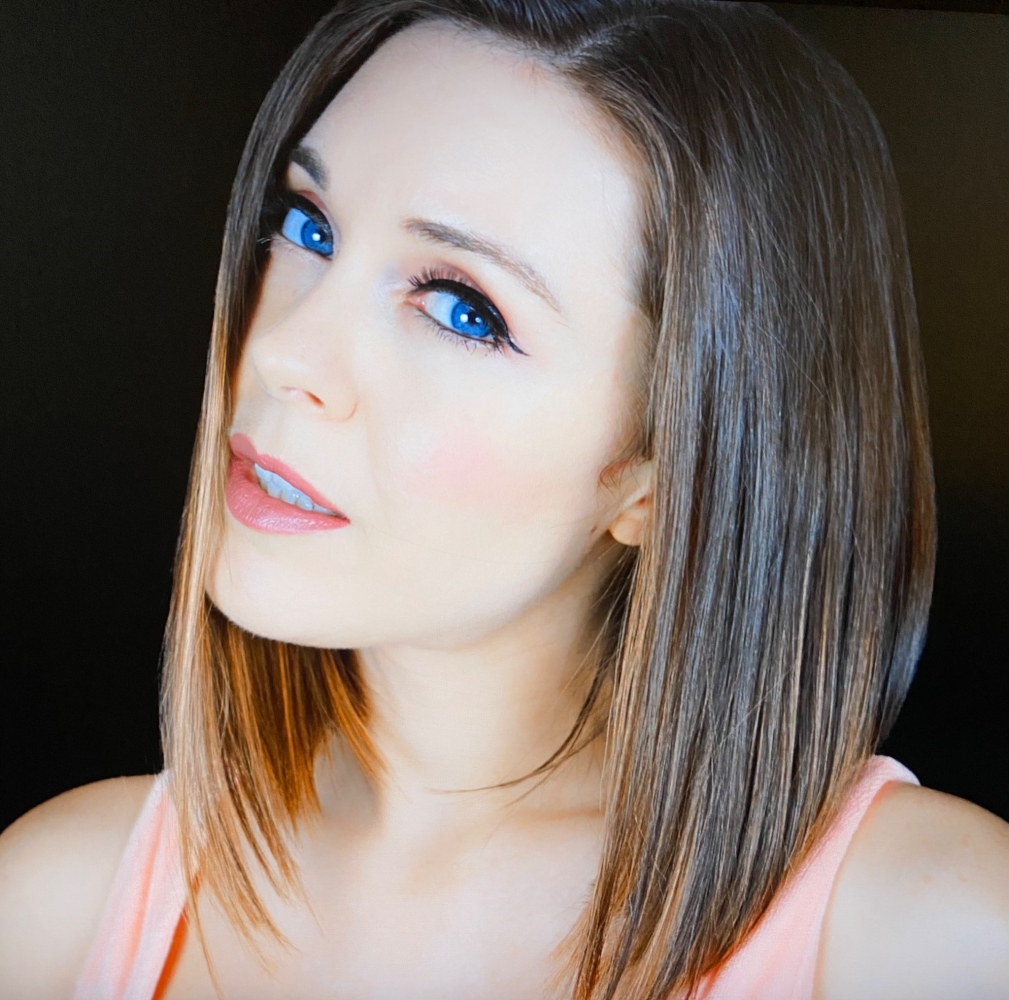 Femdom Daily on Twitter: "#DailyFix featuring the most amazing & super gorgeous @MissAlikaWhite