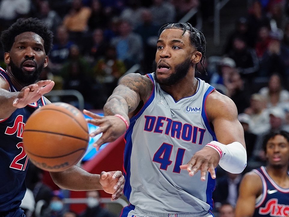 NovaMBB's tweet photo. Only two players to start every game in the @NBA this season:

@SaddiqBey &amp; @mikal_bridges 

#OnceAWildcatAlwaysAWildcat 🔥✌️ https://t.co/kzsMETrhx6