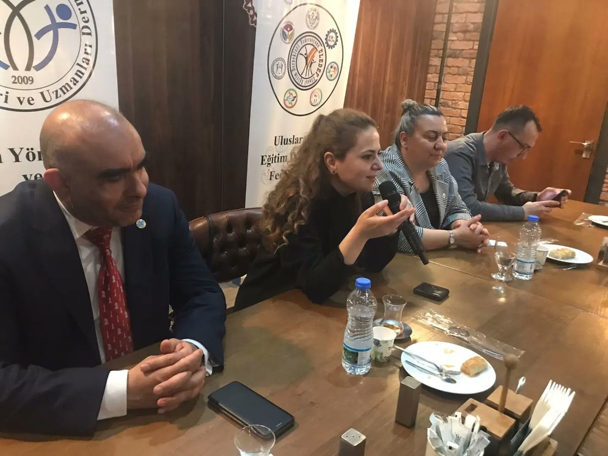 eyuder's tweet photo. Kocaeli Gebze, Dilovası ve Körfez bölgesinden Eğitimcilere EYUDER - ULEDEF tanıtım toplantısı için iftar yemeğinde bir araya gelindi.
Katılım sağlayan ve emeği geçen herkese teşekkür ederiz. https://t.co/4uKQgyYnsm