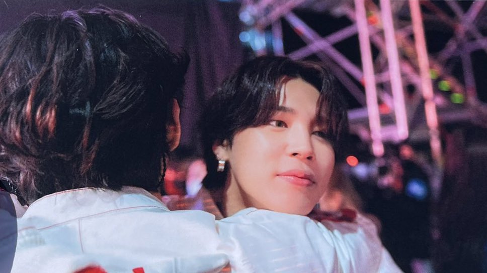 hopejims's tweet photo. VMIN 😭 https://t.co/72MNgIt8Rj