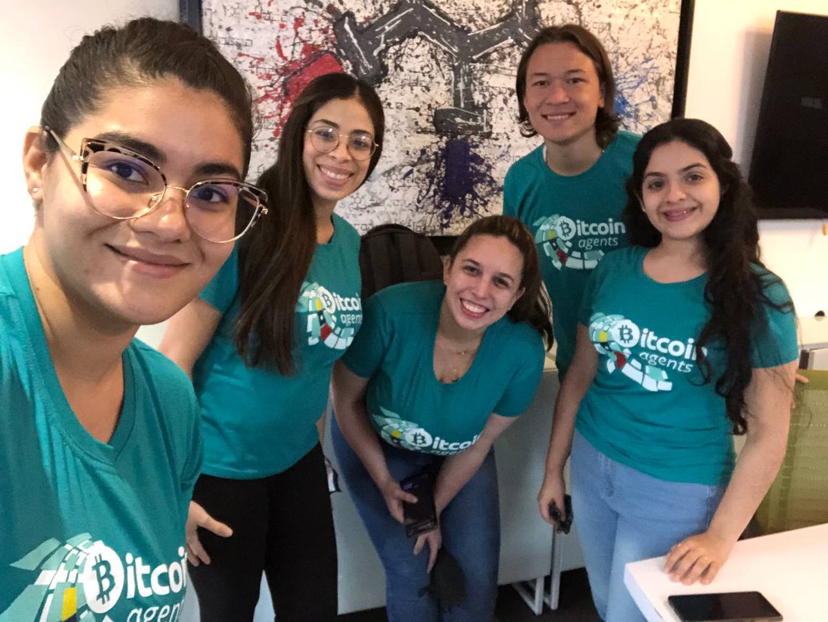 BCHLatam's tweet photo. Otra capacitación exitosa en #Caracas a nuevos #BitcoinAgents que se suman a este proyecto
@TaliaNotas @Letty1312 @innjohnc https://t.co/yoEqAjio0d