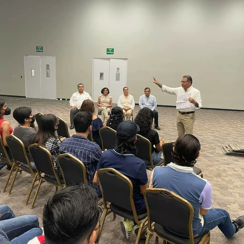 CanacoTampico's tweet photo. Primera reunión con los maestros y alumnos de la carrera de ingeniería en sistemas de mercadotecnia quienes serán un gran y valioso apoyo en la realización de la Expo Outlet Canaco 2022. https://t.co/x0m2tgvzpl