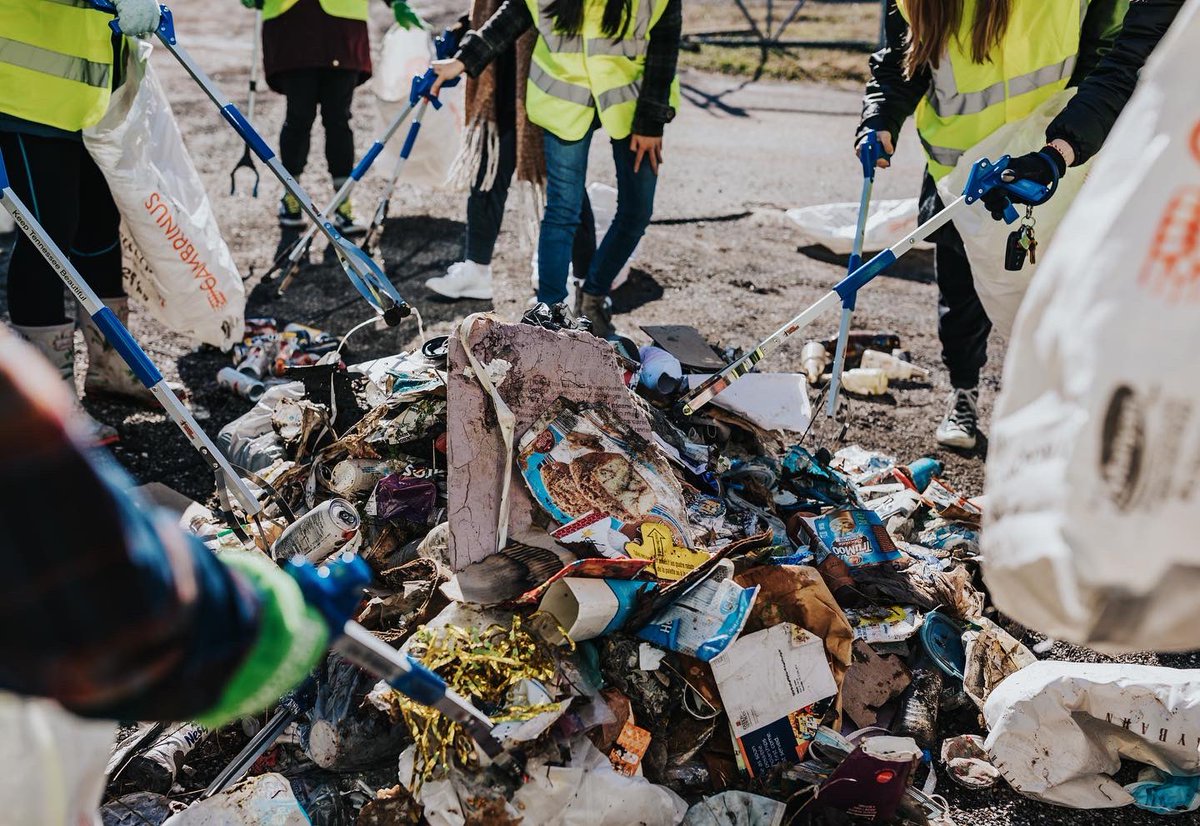 JackalopeBrew's tweet photo. Join us ♻️ THIS SUNDAY ♻️ April 10th at @JackalopeTaprm The Ranch from 11:30am-12:30pm for Pick-up For A Pint - a litter pick-up around the Wedgewood-Houston neighborhood with @JackalopeBrew and @TurnipGrnReuse! Volunteers get a free pint (#volunbeering)🍻

#PickUpForAPint https://t.co/W01FcasXrB