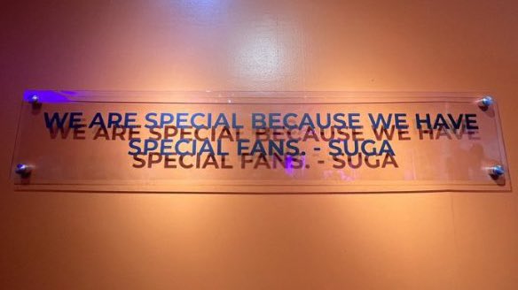 taewchita's tweet image. they love us sm yall :(