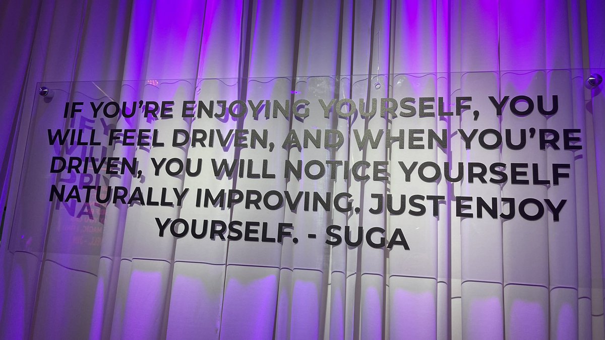 taewchita's tweet image. they love us sm yall :(