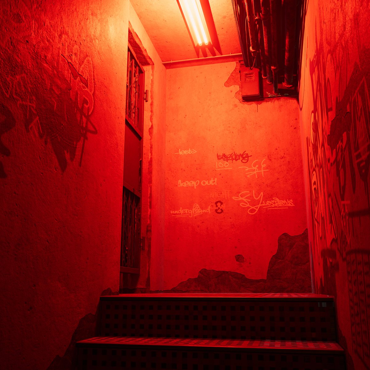 Rendered in real-time in Unity. Inspired by Stray <a href="/HKdevblog/">STRAY</a> #art #3dart #madewithunity #gamedev